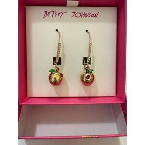 Bite into Style: These Apple Earrings Are Simply To Die For.